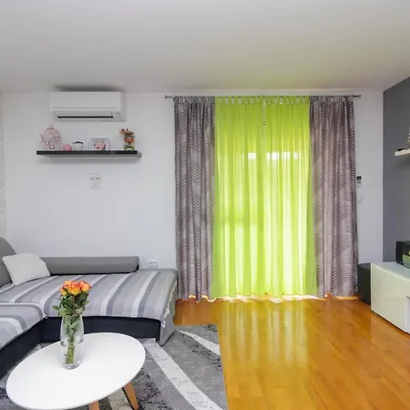Apartman Tara *